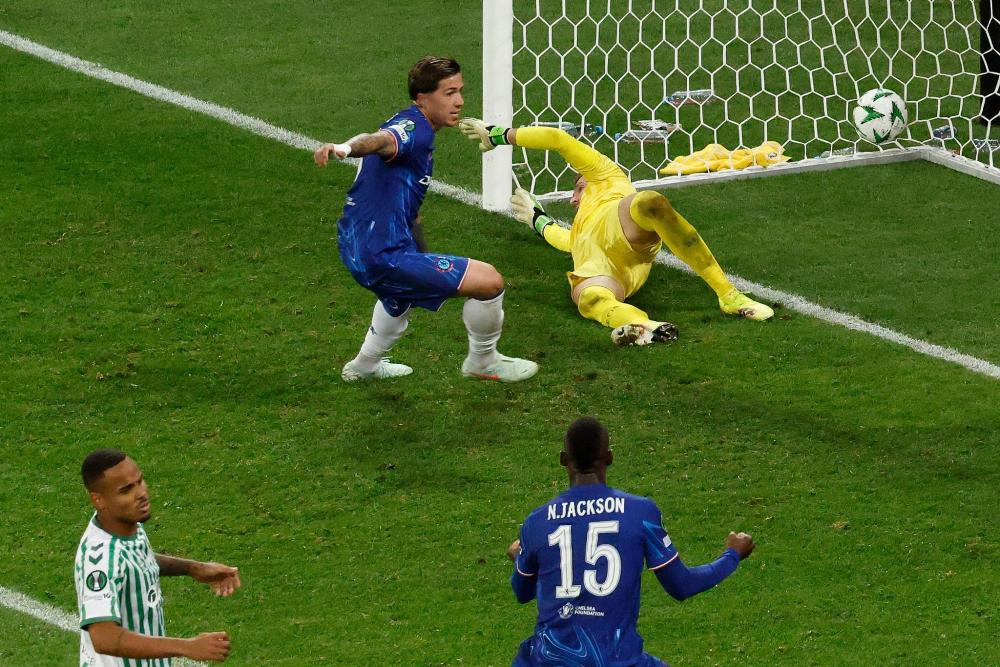 长传、过人成功率100%，卡尔当选柏林联合vs拜仁全场最佳